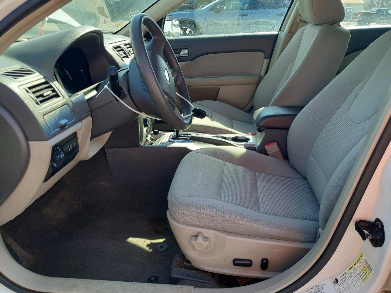 2011 FORD FUSION photo 7