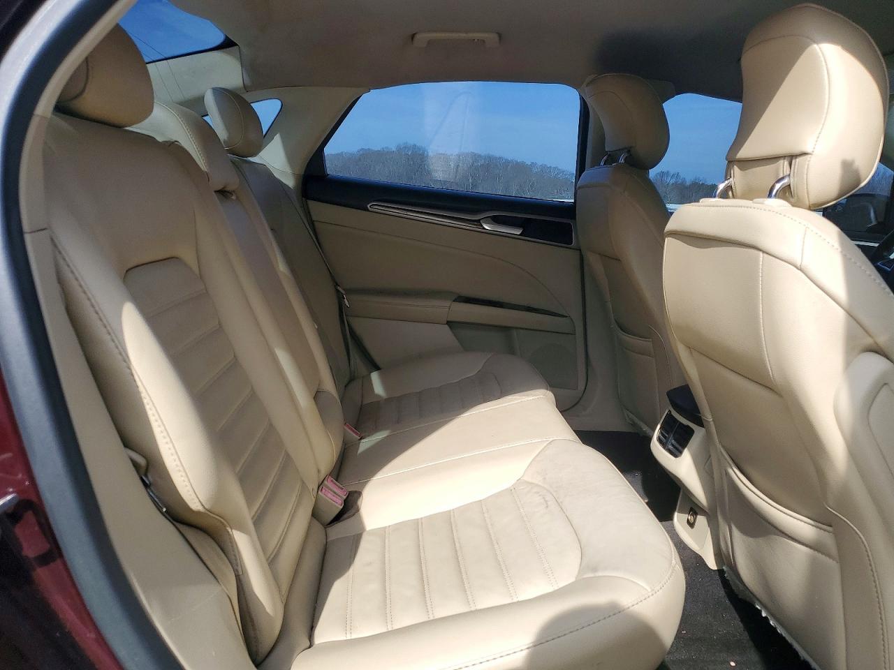 2013 FORD FUSION SE photo 28