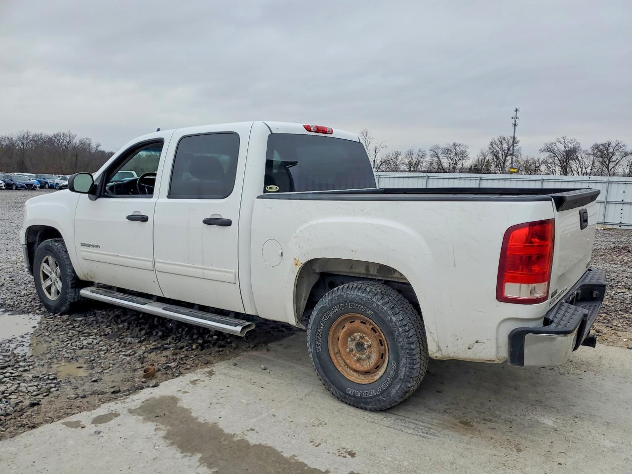 2012 GMC SIERRA K1500 SLE photo 2
