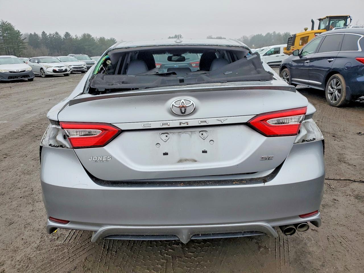 2019 TOYOTA CAMRY SE photo 11