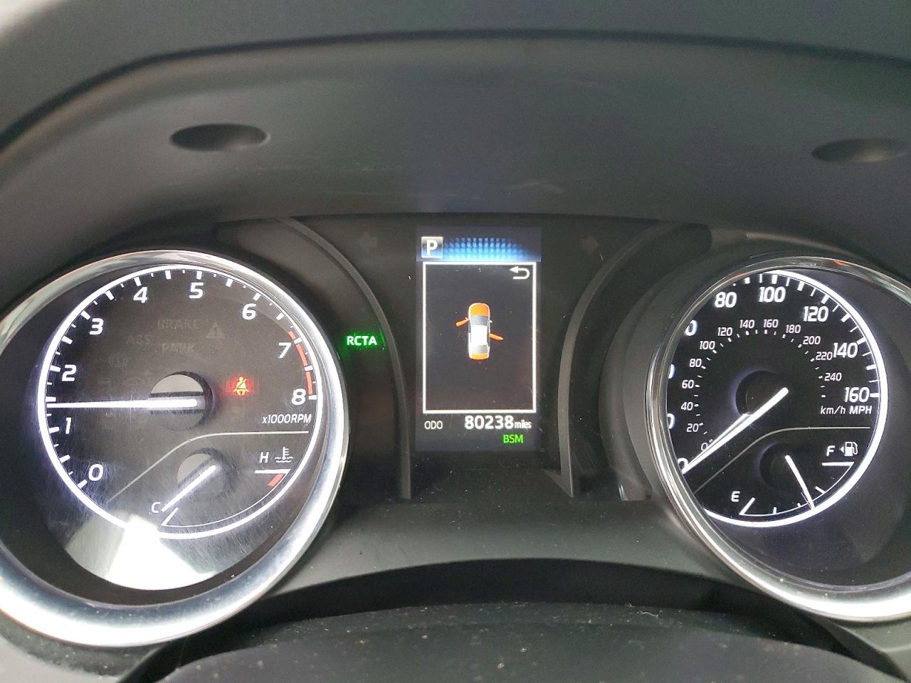 2019 TOYOTA CAMRY SE photo 17
