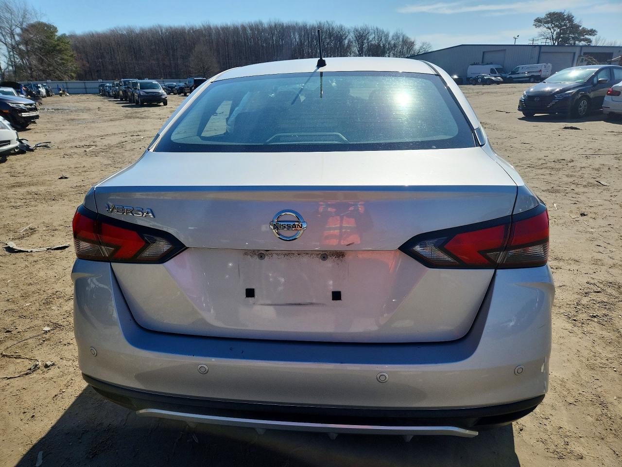 2020 NISSAN VERSA S photo 16