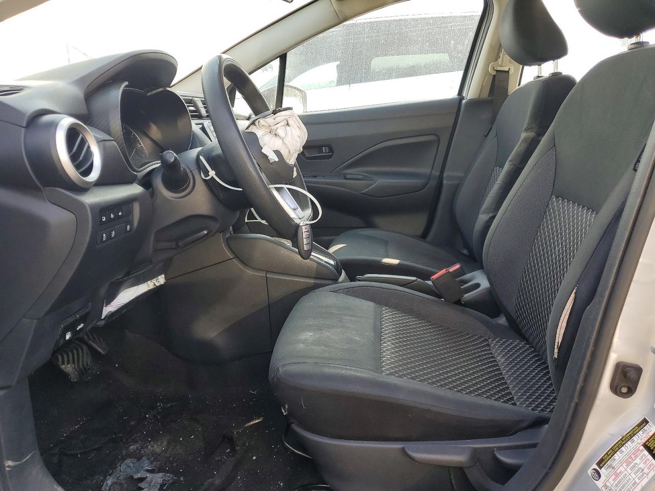 2020 NISSAN VERSA S photo 19
