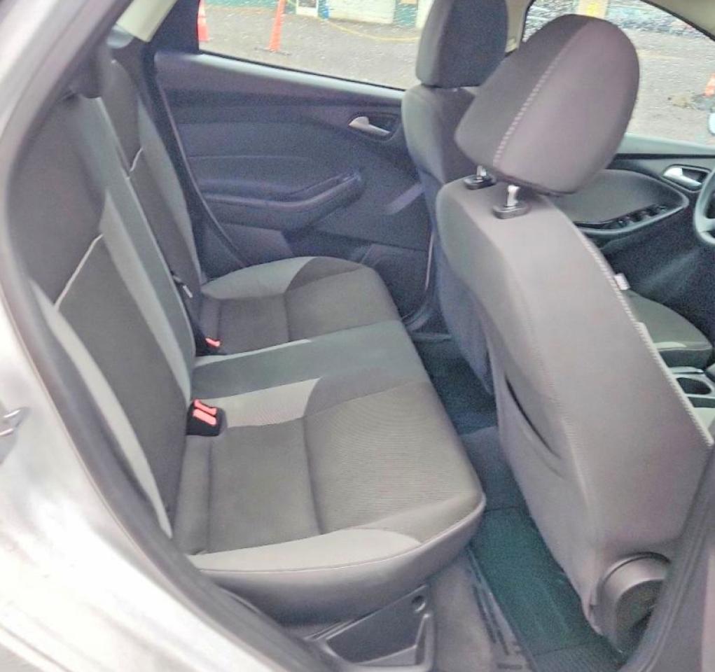 2014 FORD FOCUS SE photo 19