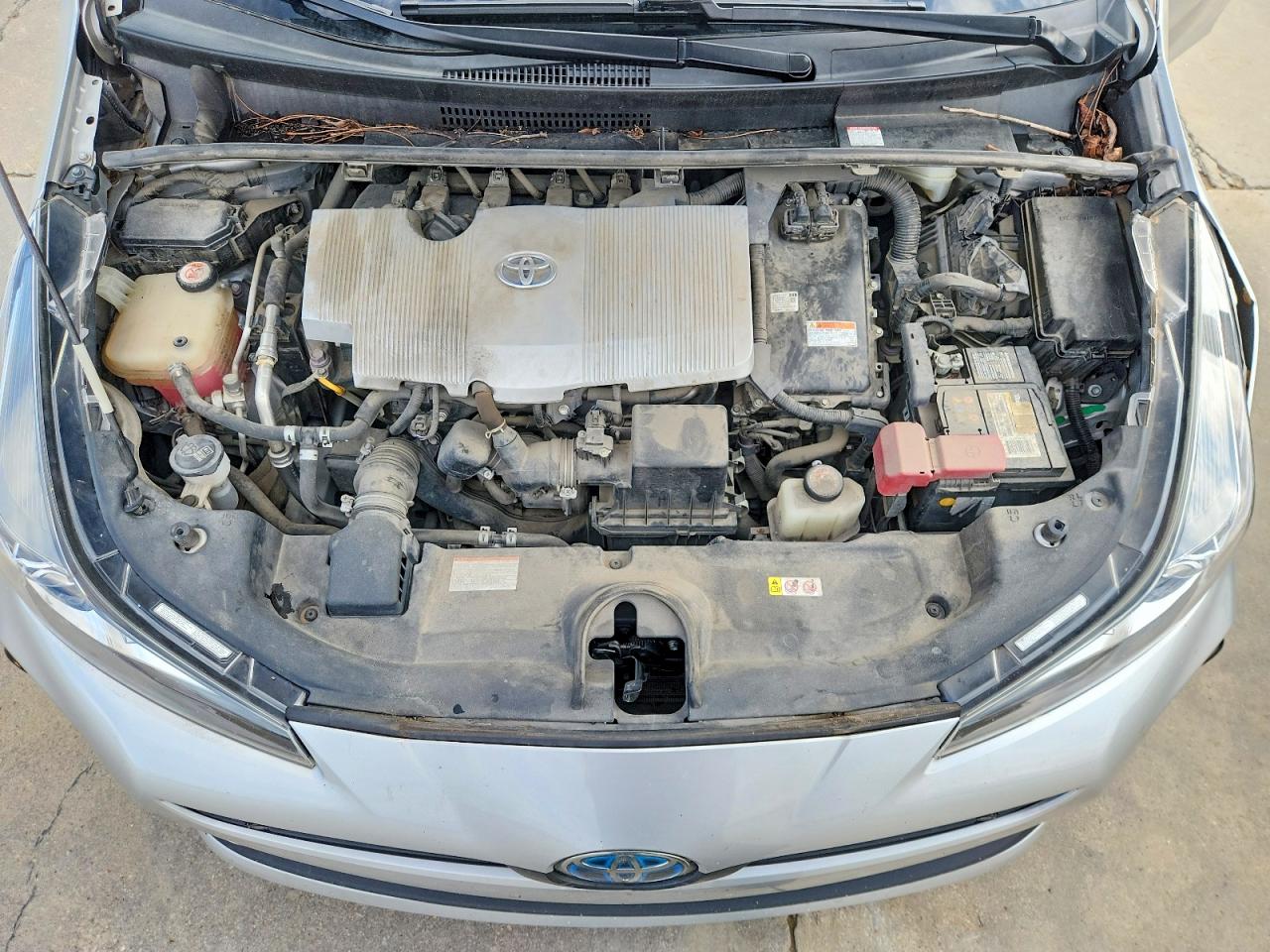 2019 TOYOTA PRIUS LE photo 11