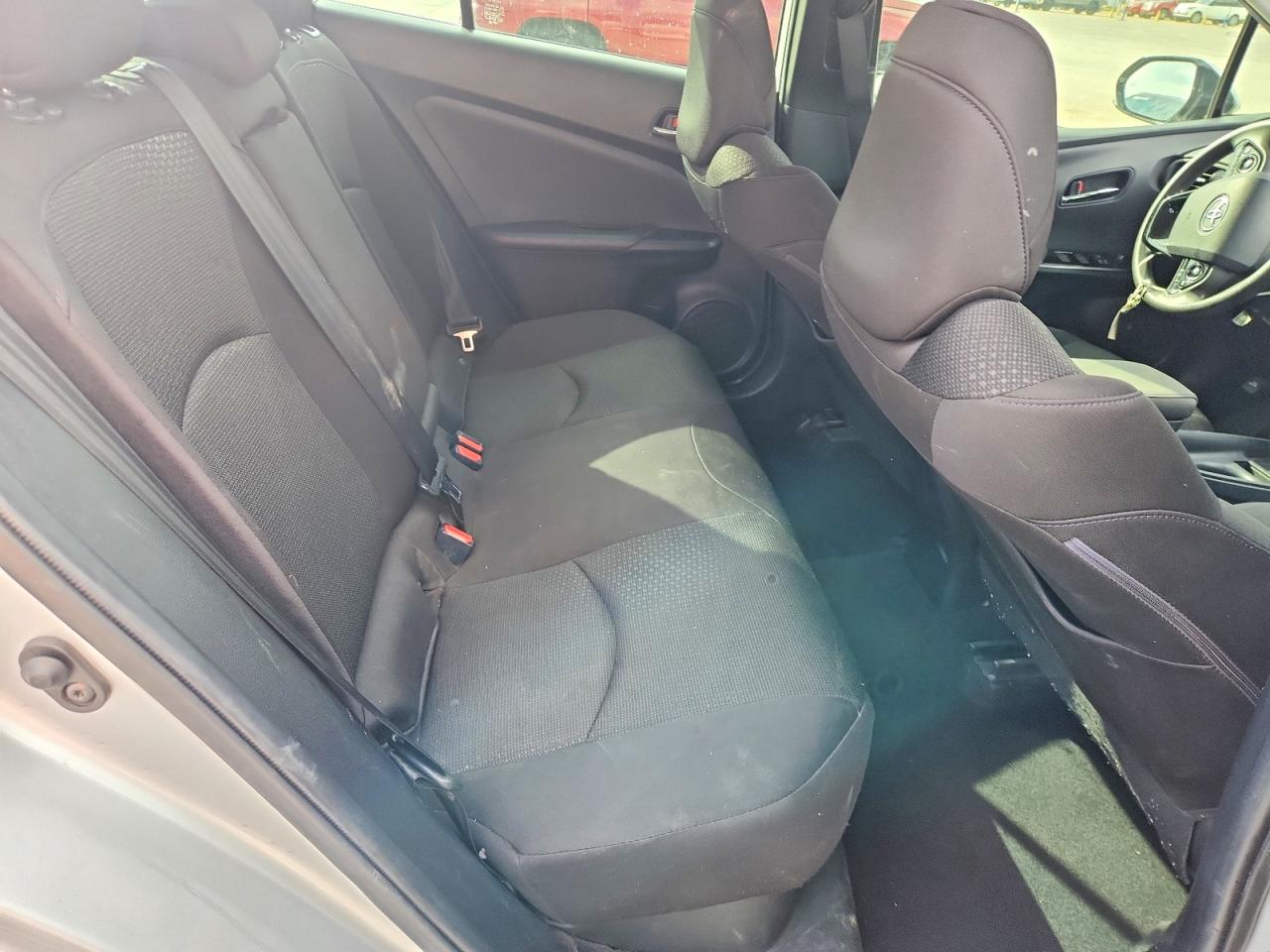 2019 TOYOTA PRIUS LE photo 10