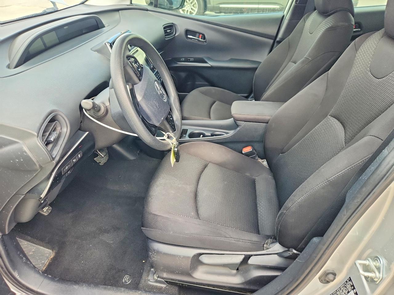 2019 TOYOTA PRIUS LE photo 7
