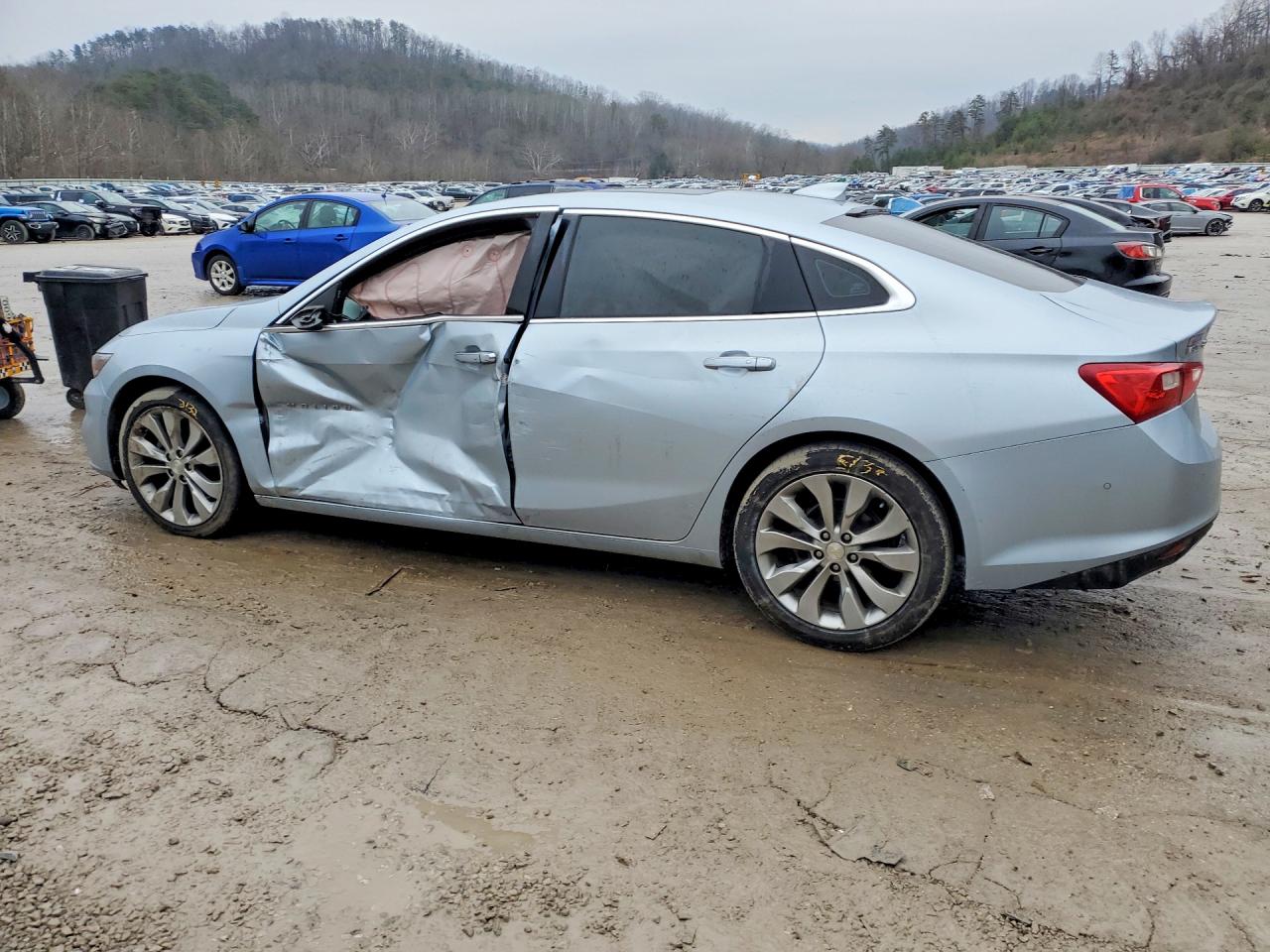 2018 CHEVROLET MALIBU PREMIER photo 3