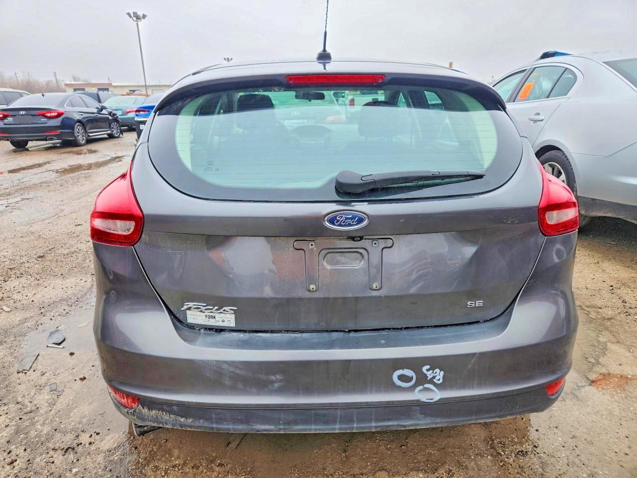 2018 FORD FOCUS SE photo 16