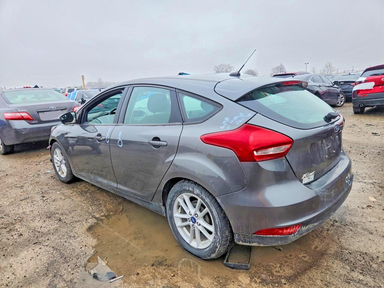 2018 FORD FOCUS SE photo 4