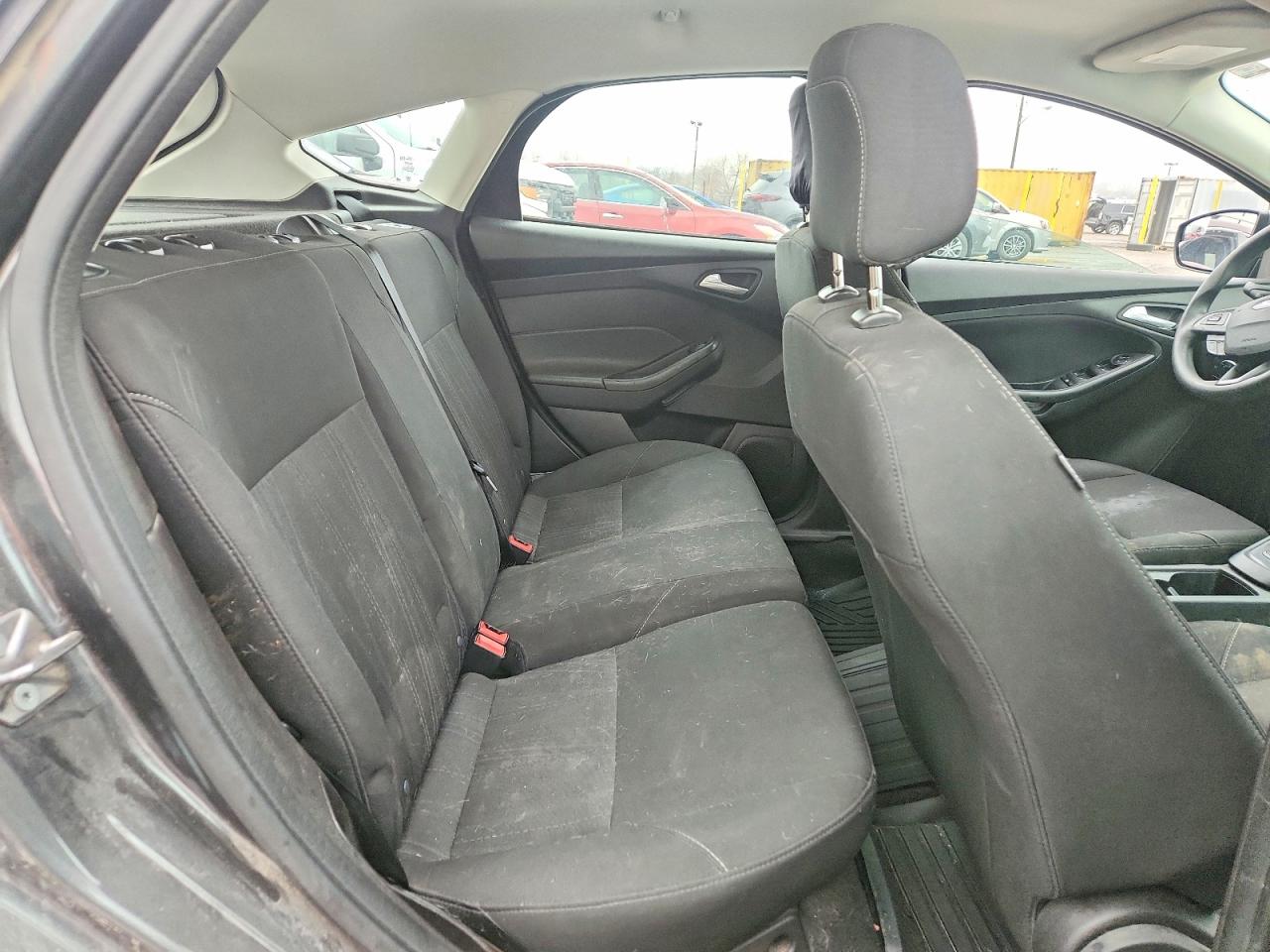 2018 FORD FOCUS SE photo 28