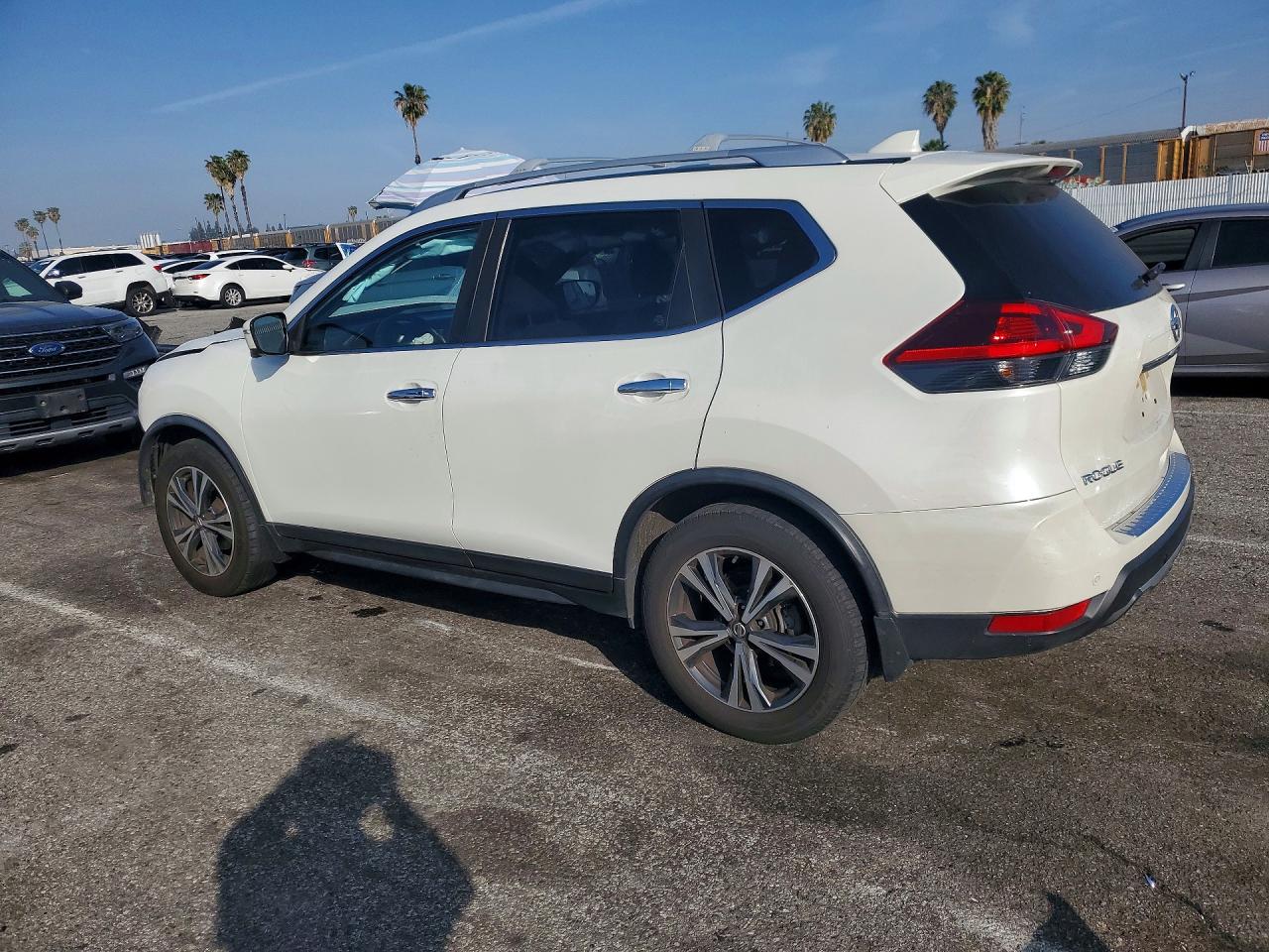 2020 NISSAN ROGUE SV photo 4