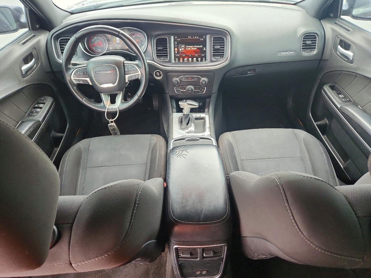 2016 DODGE CHARGER SXT photo 8