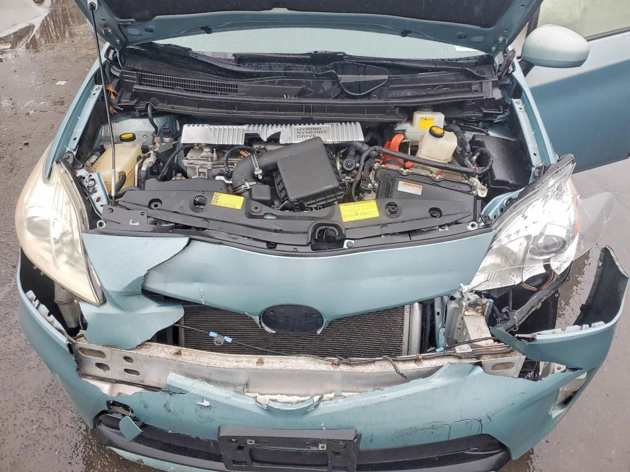 2013 TOYOTA PRIUS TWO photo 21