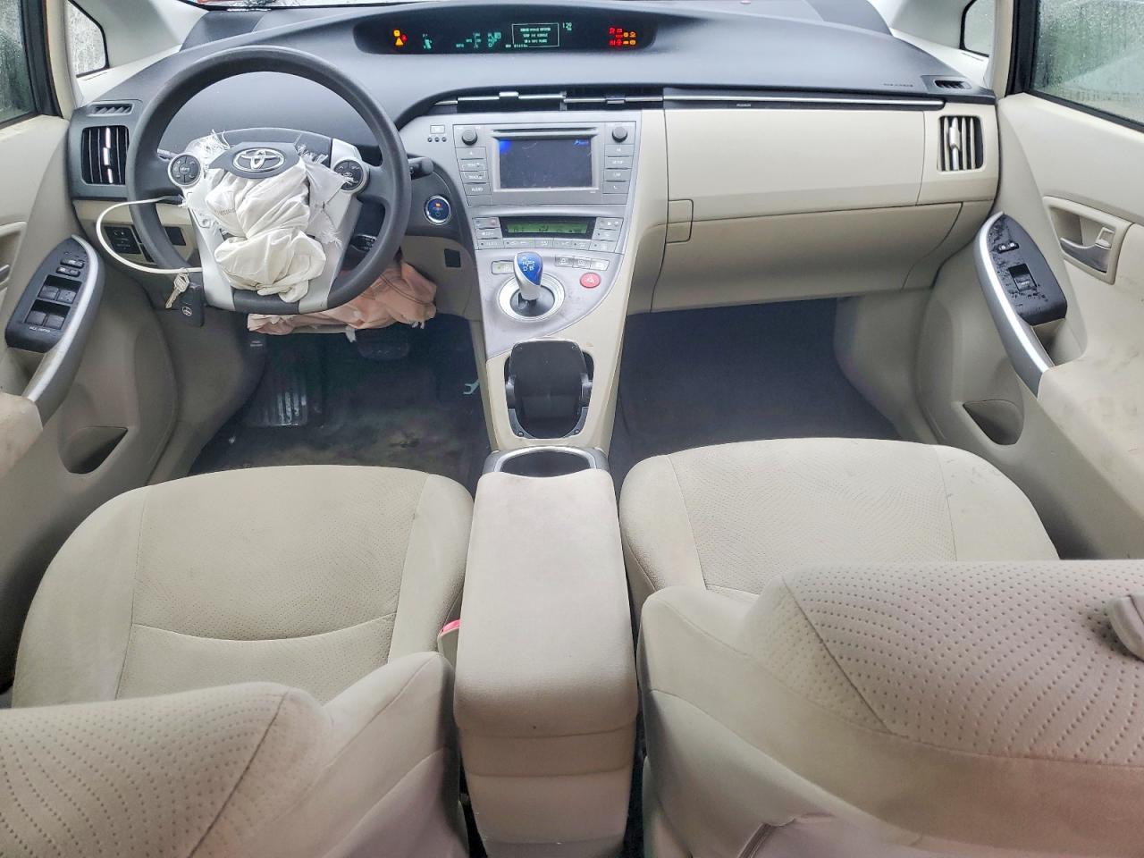 2013 TOYOTA PRIUS TWO photo 15