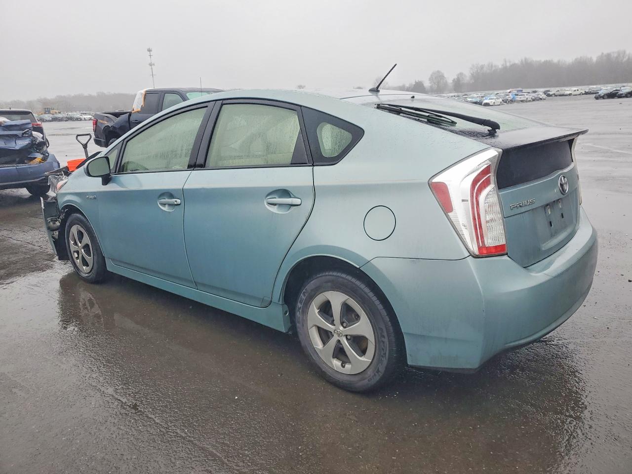 2013 TOYOTA PRIUS TWO photo 3