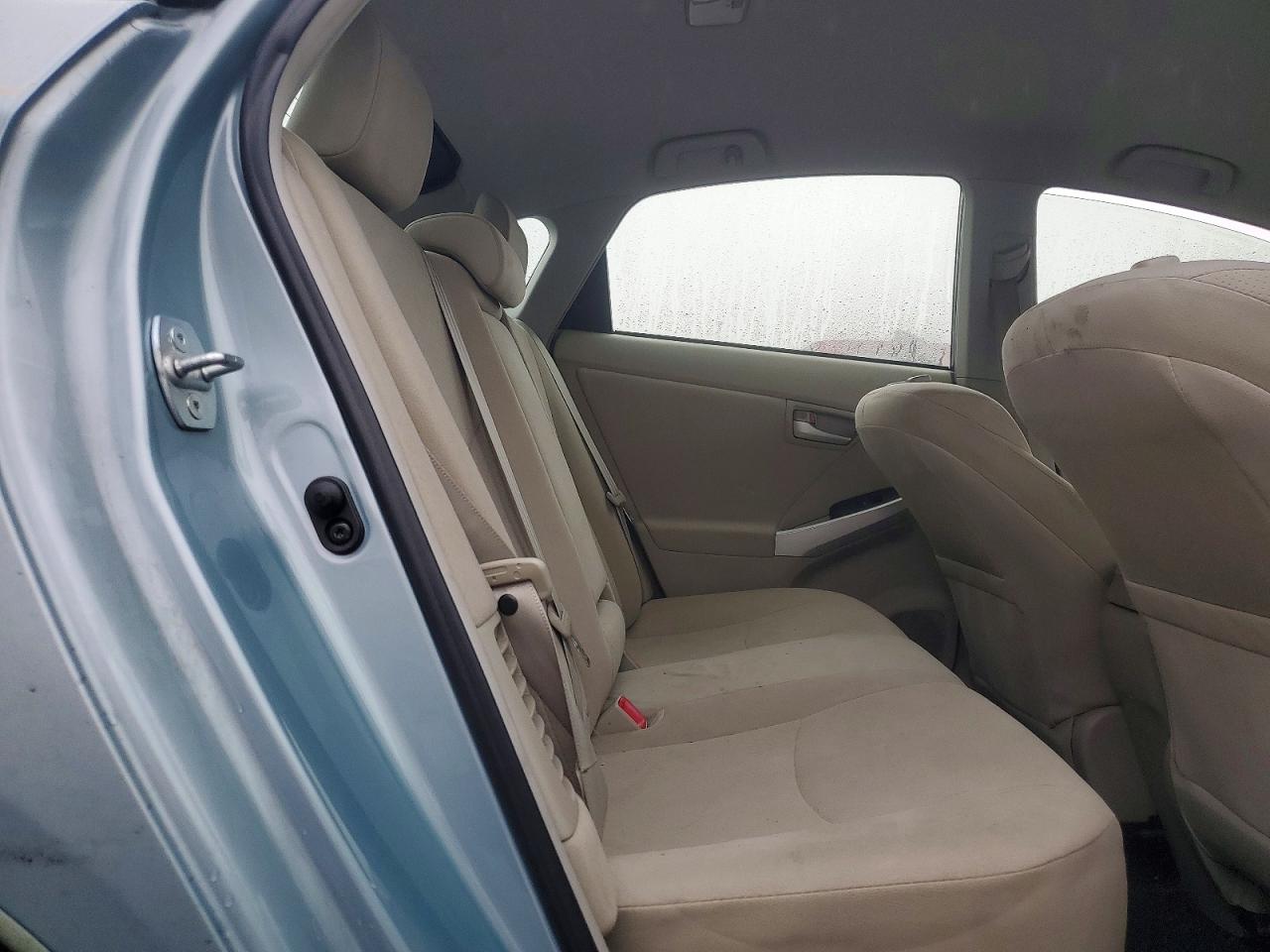 2013 TOYOTA PRIUS TWO photo 19