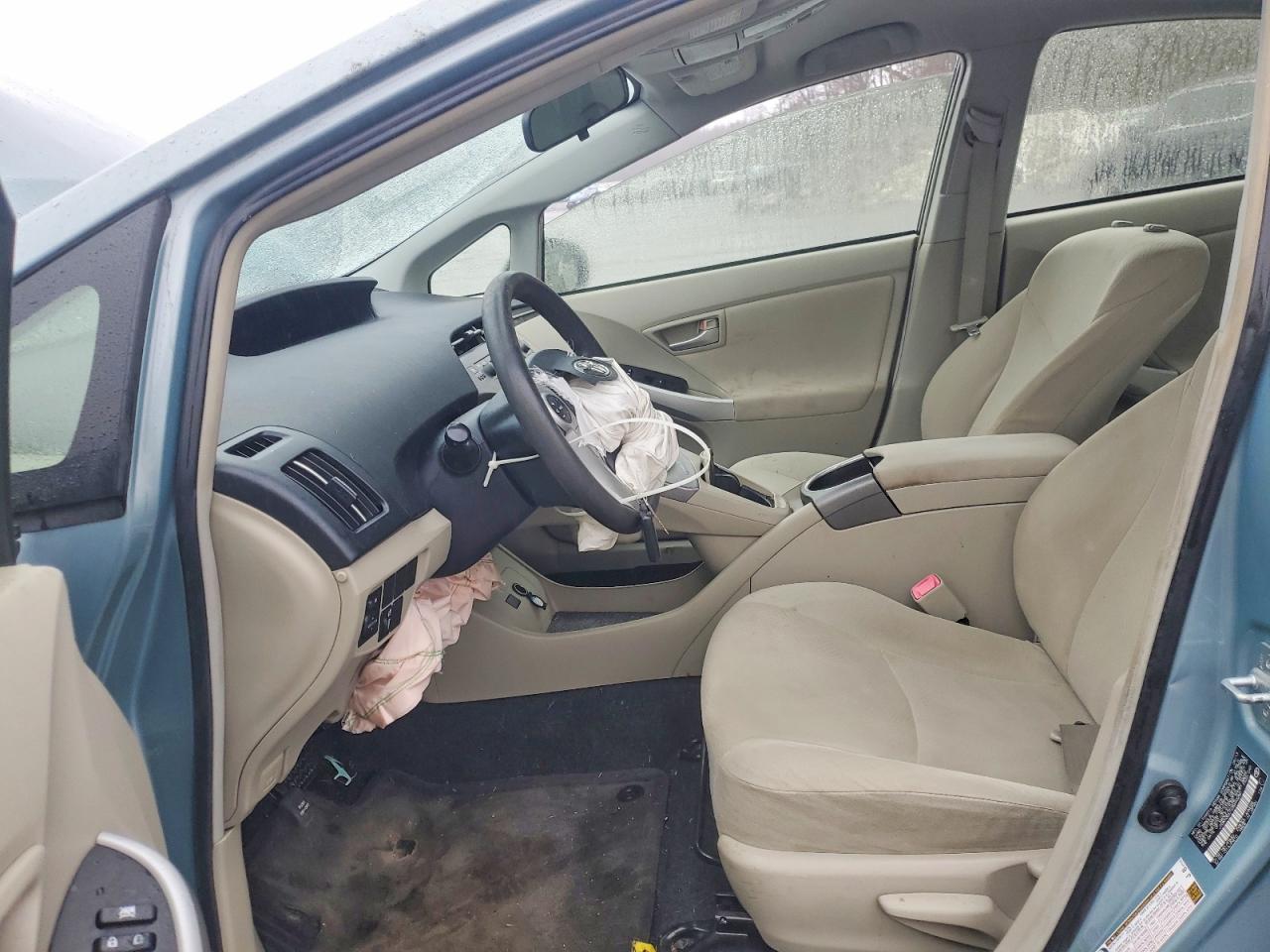 2013 TOYOTA PRIUS TWO photo 13