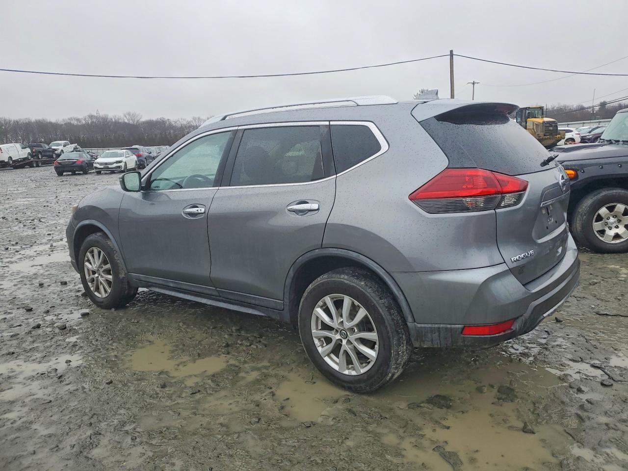 2018 NISSAN ROGUE SV photo 3