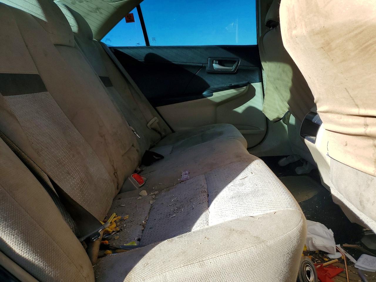 2012 TOYOTA CAMRY LE photo 19