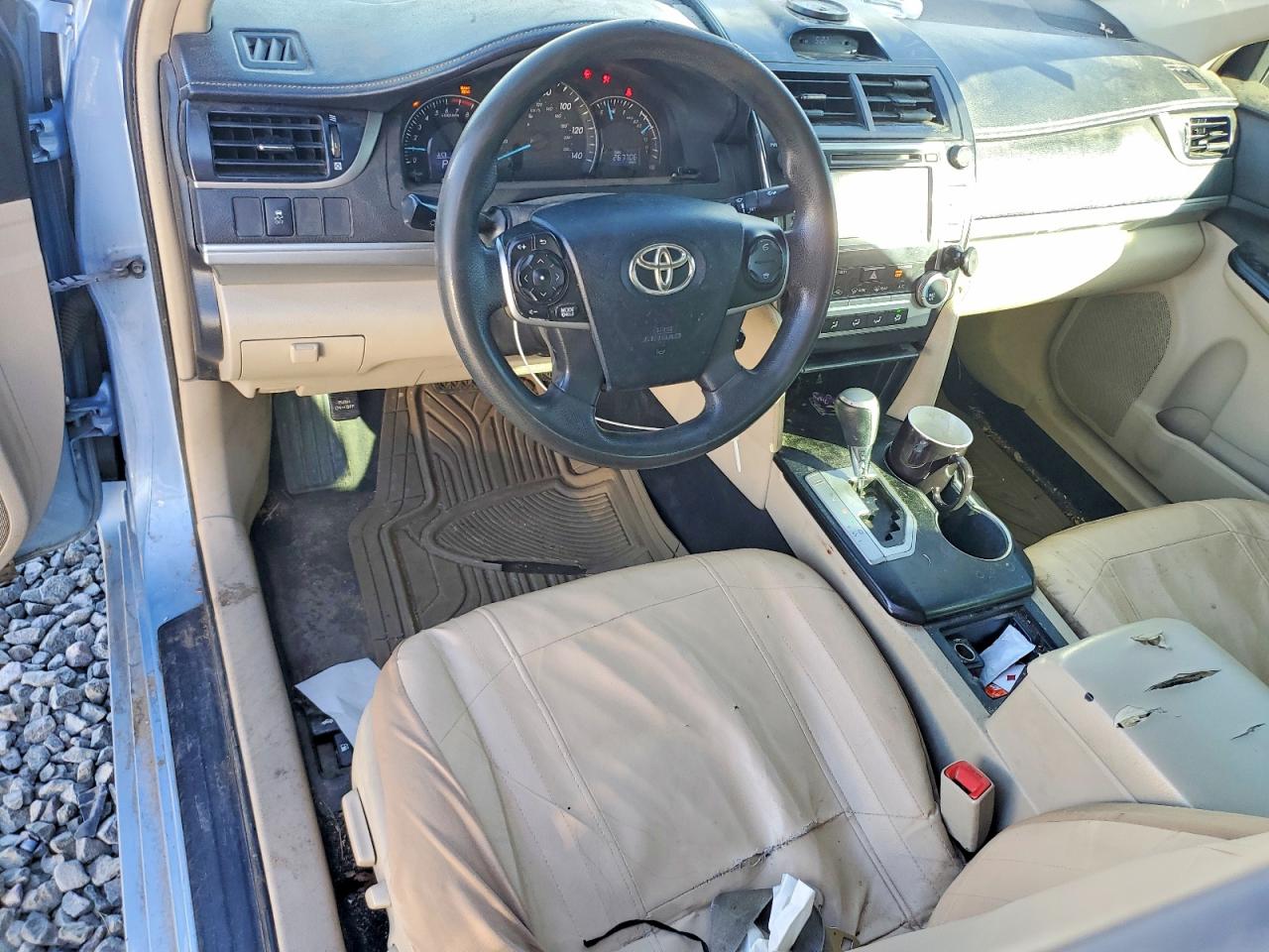 2012 TOYOTA CAMRY LE photo 15