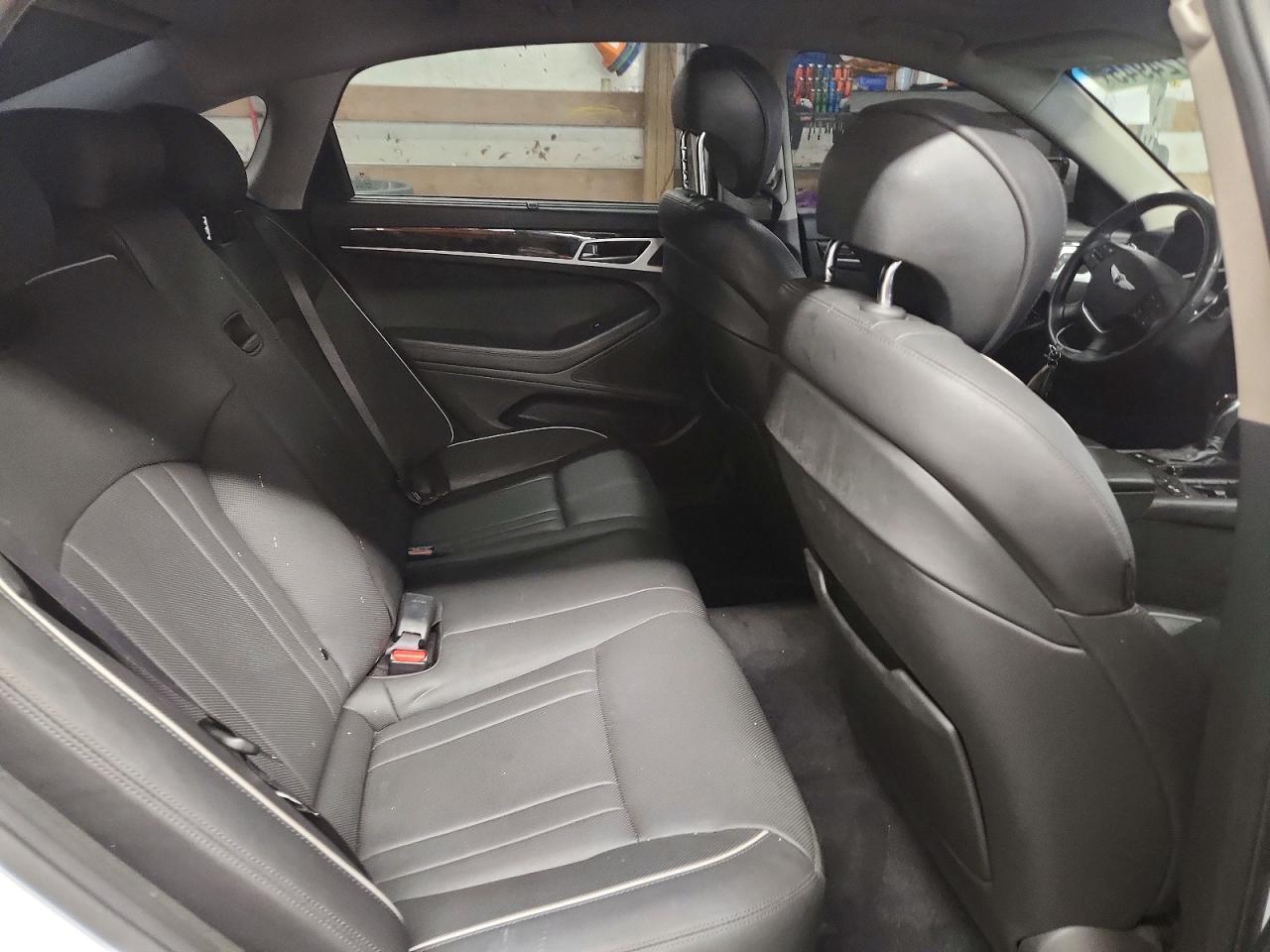 2015 HYUNDAI GENESIS 3.8L photo 28