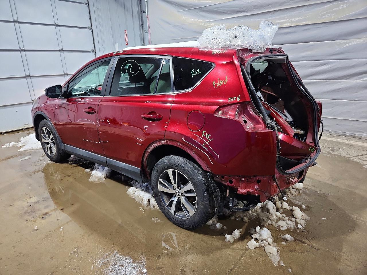 2018 TOYOTA RAV4 XLE photo 3