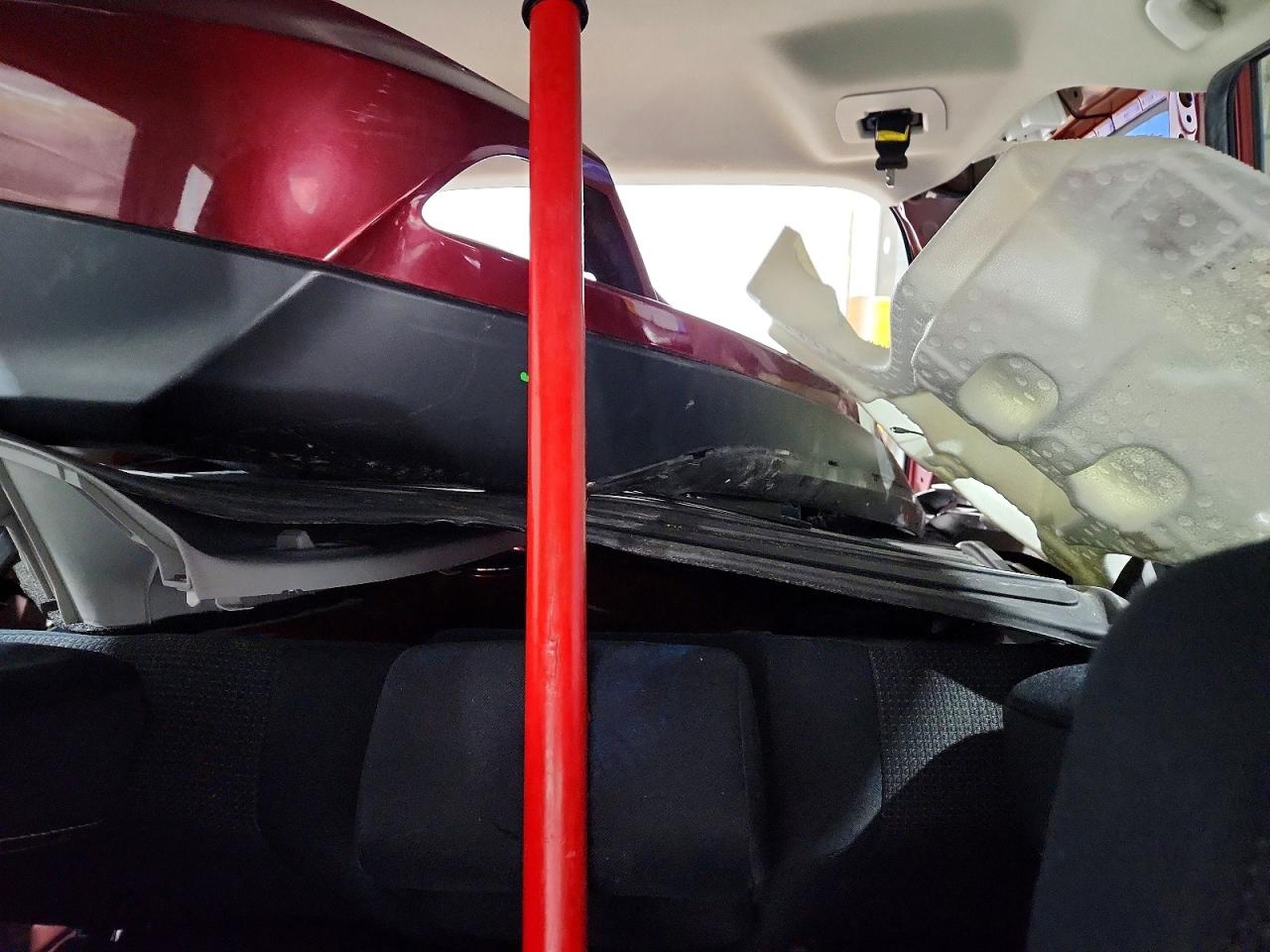 2018 TOYOTA RAV4 XLE photo 19