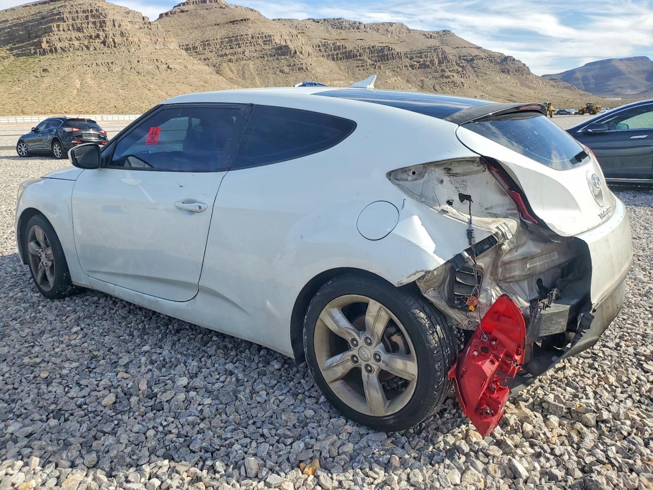 2014 HYUNDAI VELOSTER BASE photo 2