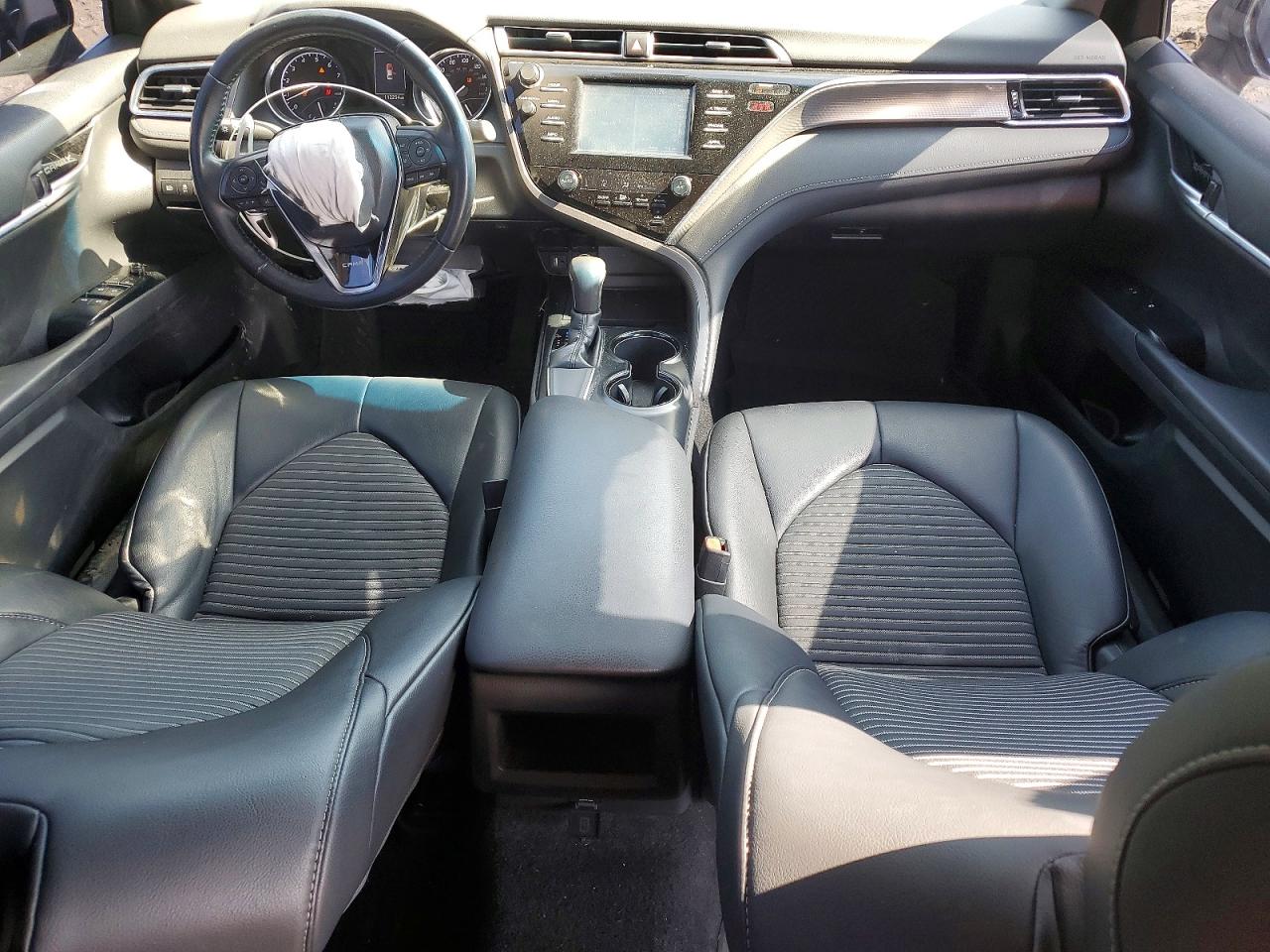 2018 TOYOTA CAMRY SE photo 22