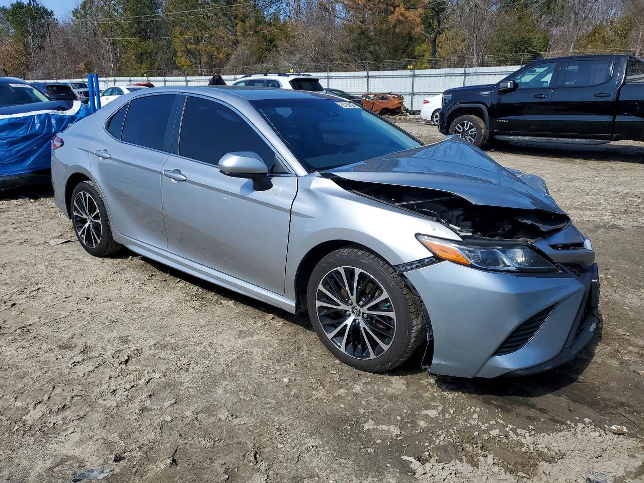 2018 TOYOTA CAMRY SE photo 10