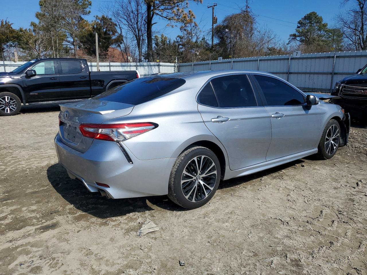 2018 TOYOTA CAMRY SE photo 7