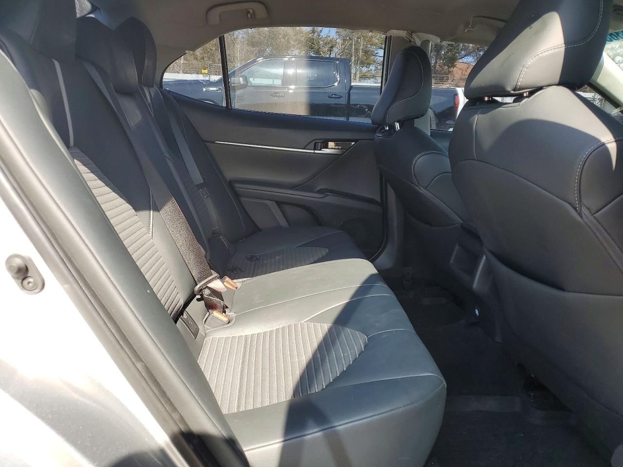 2018 TOYOTA CAMRY SE photo 28