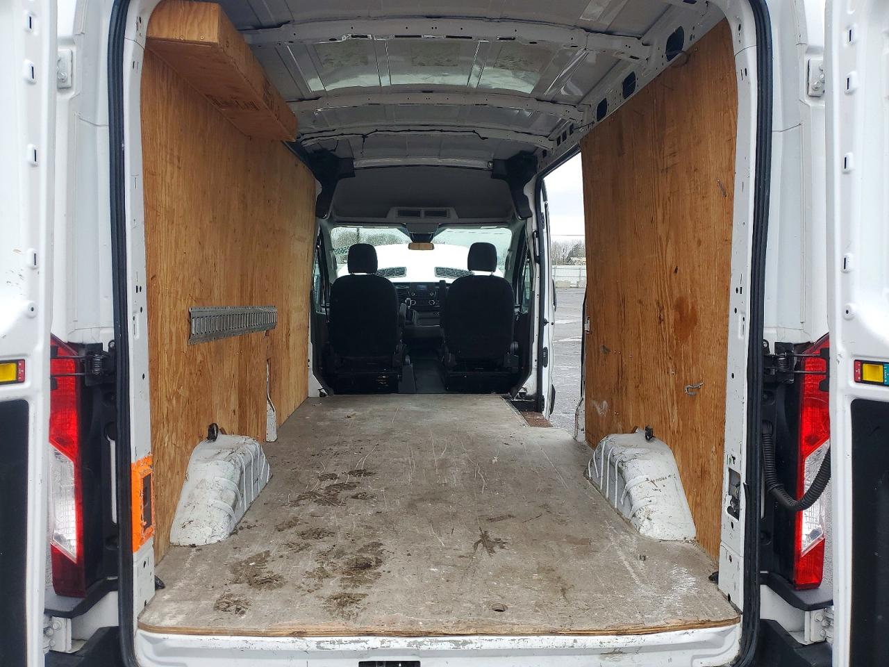 2020 FORD TRANSIT 250 MEDIUM ROOF DELIVERY VAN photo 10