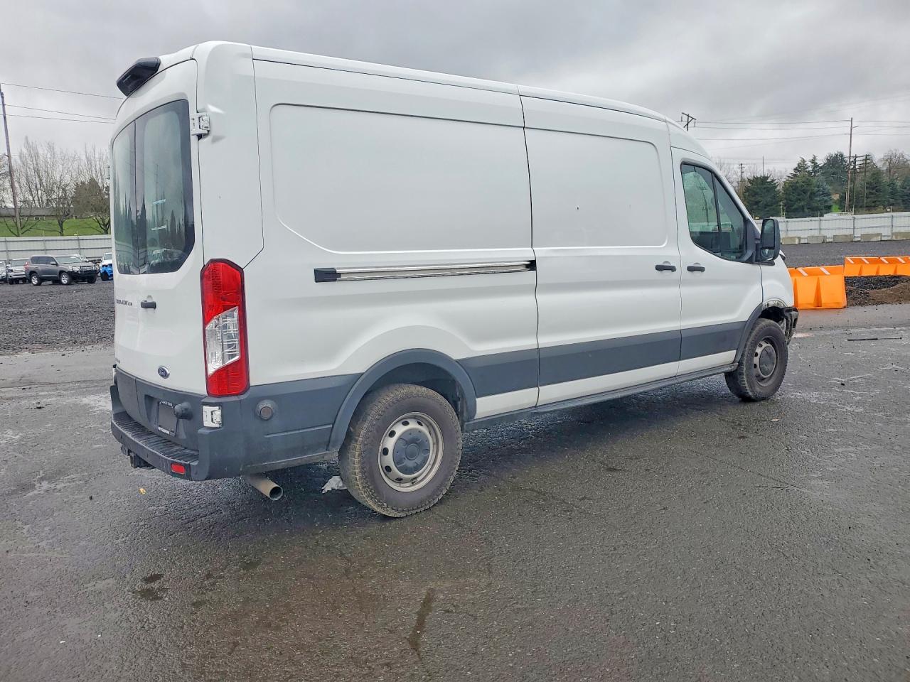 2020 FORD TRANSIT 250 MEDIUM ROOF DELIVERY VAN photo 3