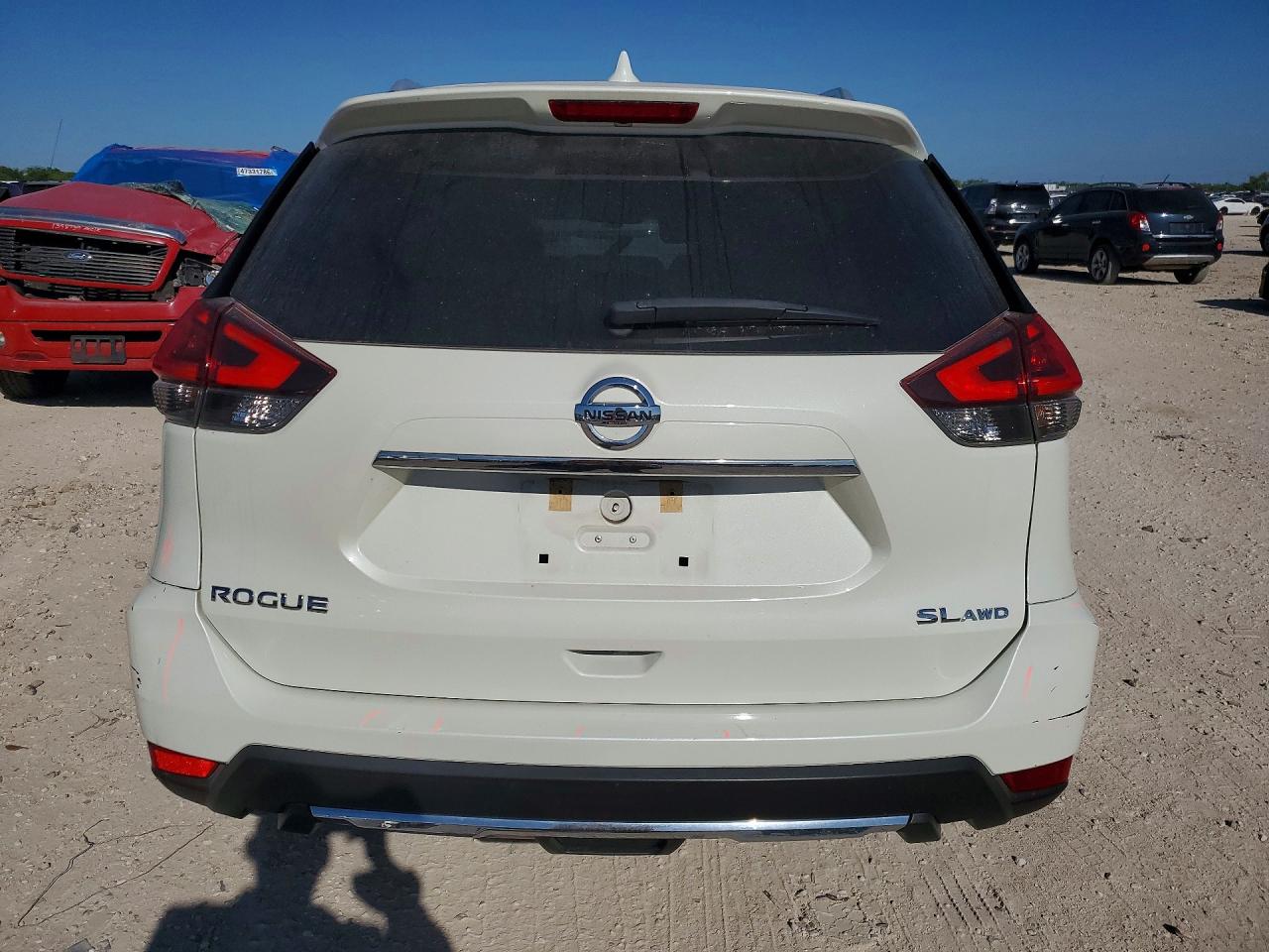 2017 NISSAN ROGUE SL photo 11