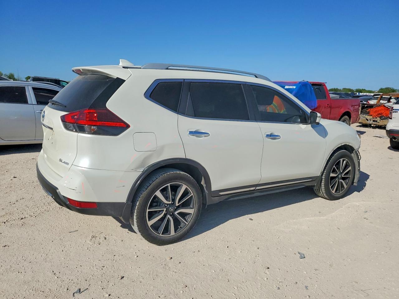 2017 NISSAN ROGUE SL photo 5
