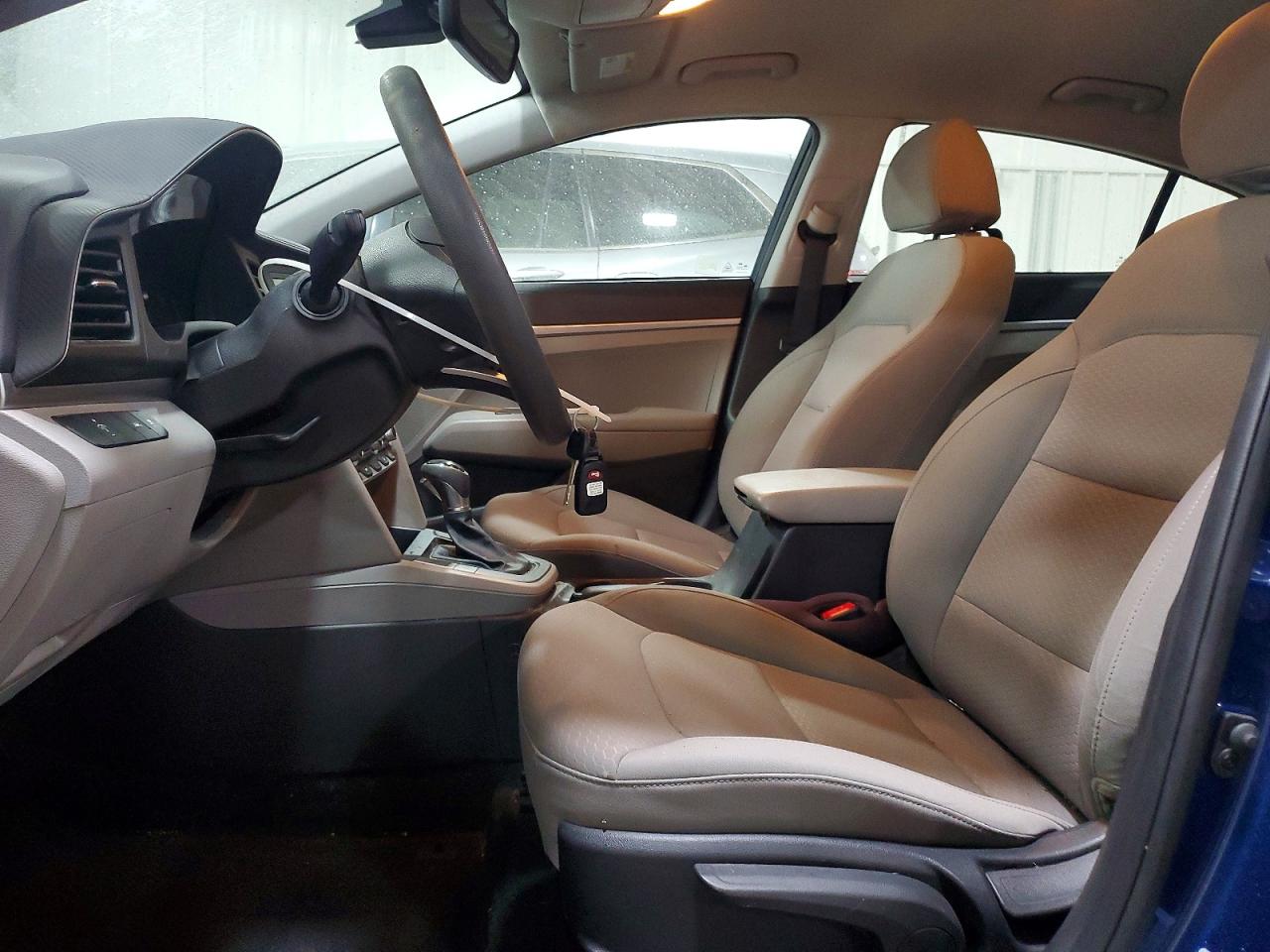 2020 HYUNDAI ELANTRA SE photo 19