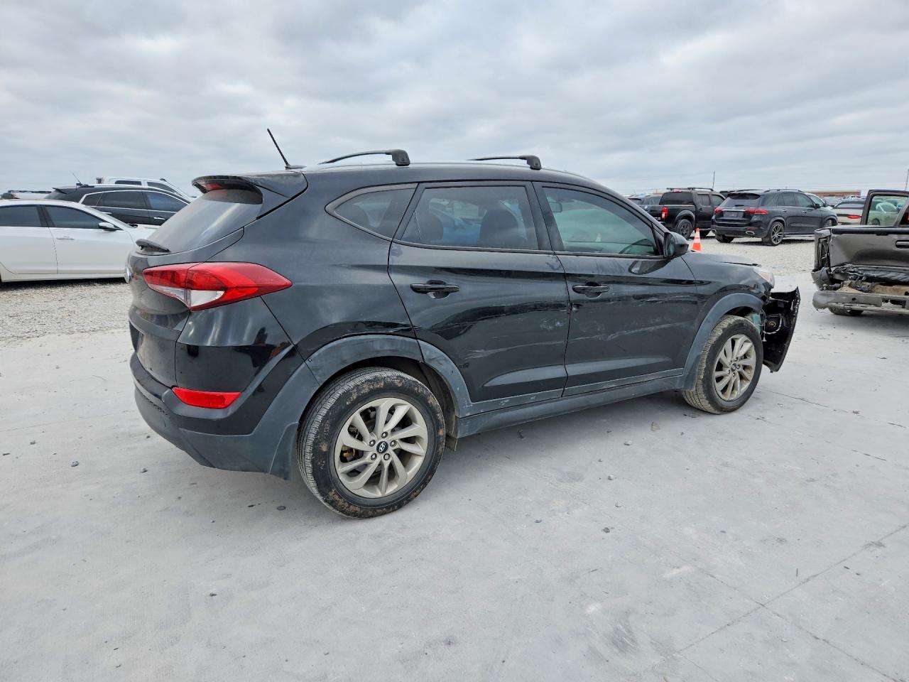 2016 HYUNDAI TUCSON SE photo 5