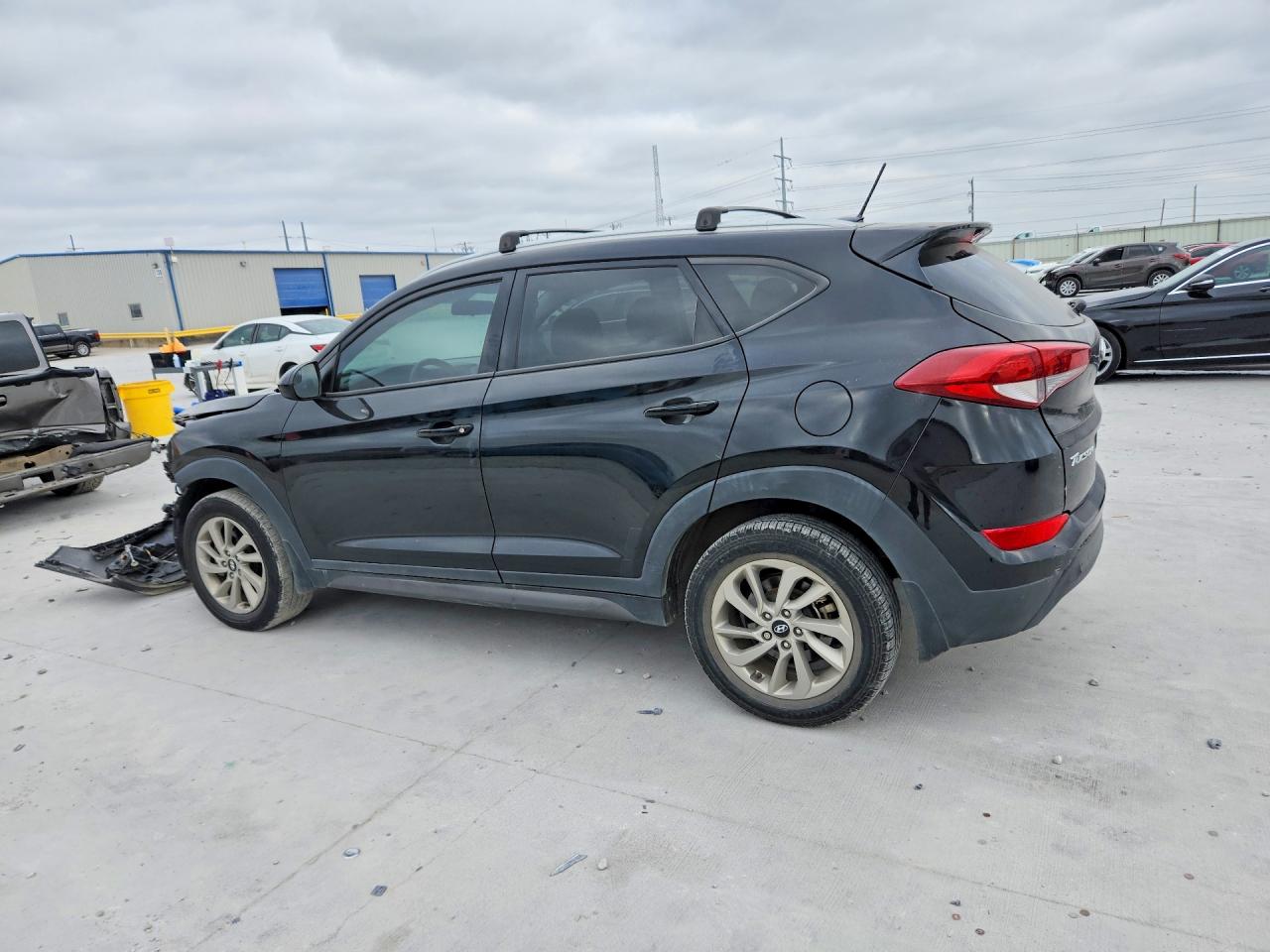 2016 HYUNDAI TUCSON SE photo 3