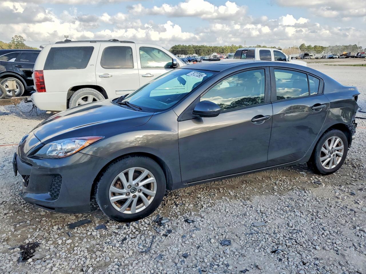 2013 MAZDA 3