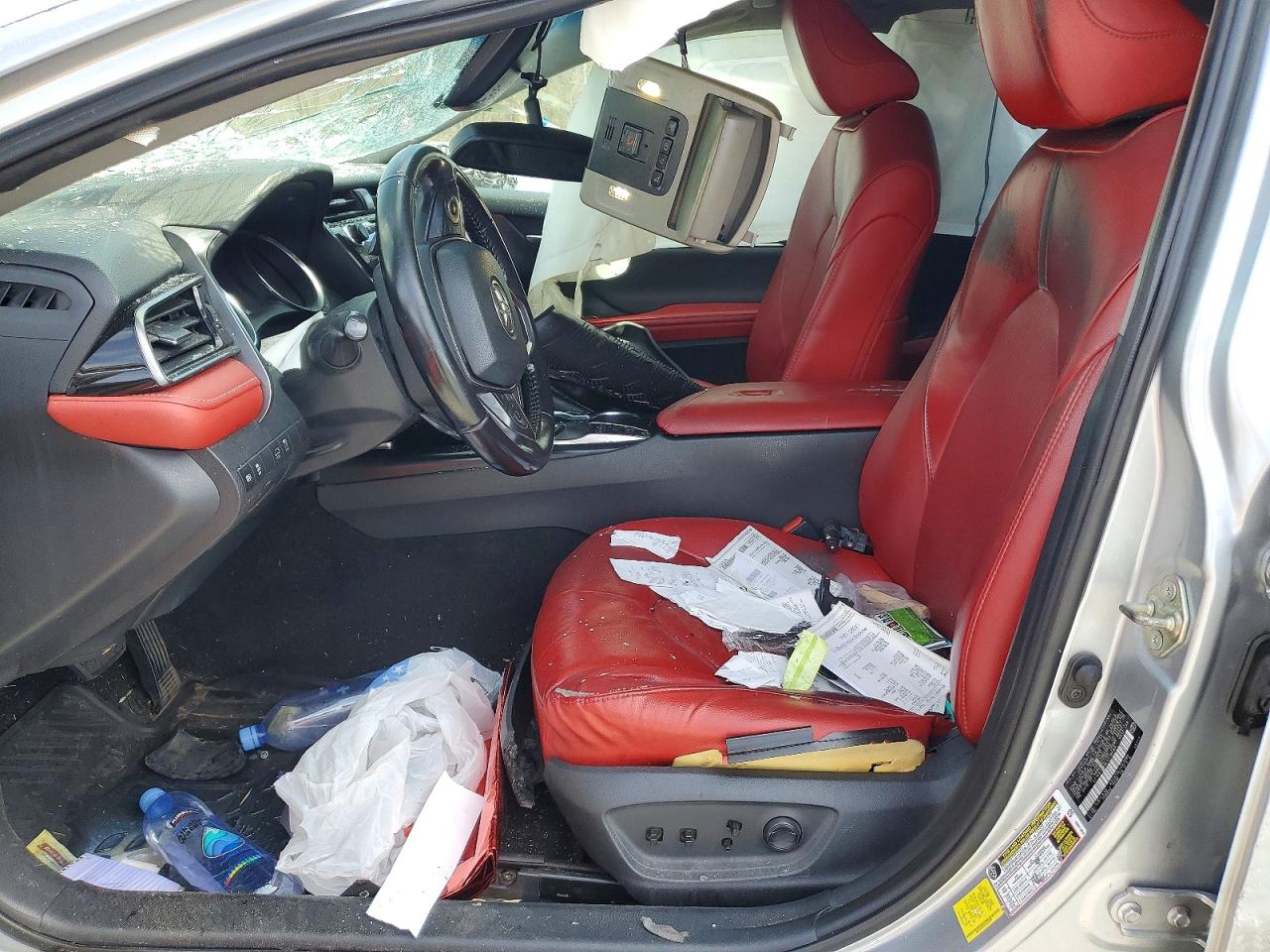 2020 TOYOTA CAMRY XSE photo 19