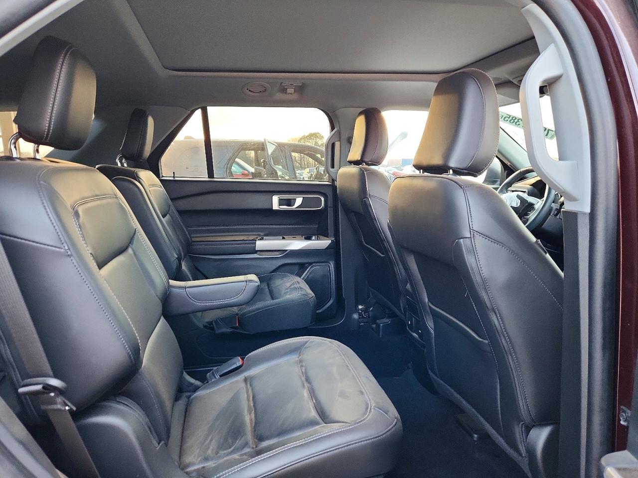 2023 FORD EXPLORER XLT photo 21