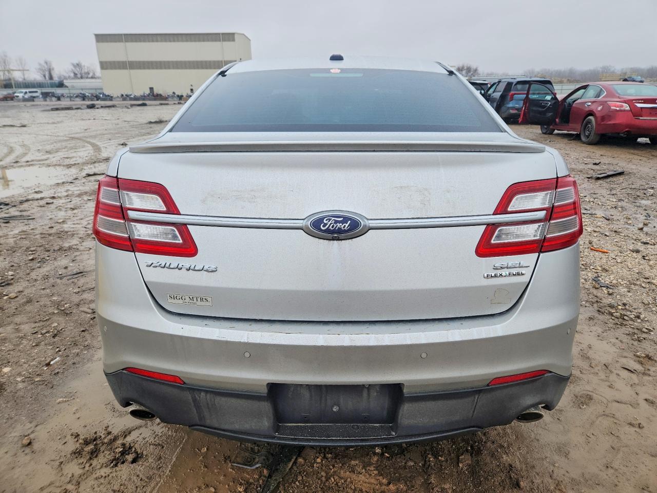 2015 FORD TAURUS SEL photo 6