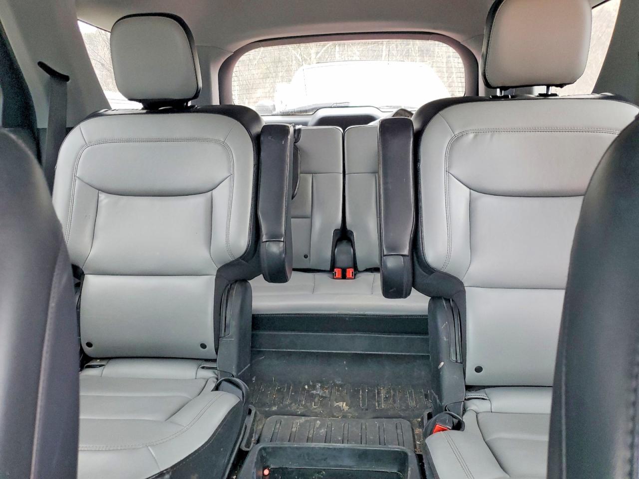 2021 FORD EXPLORER XLT photo 28