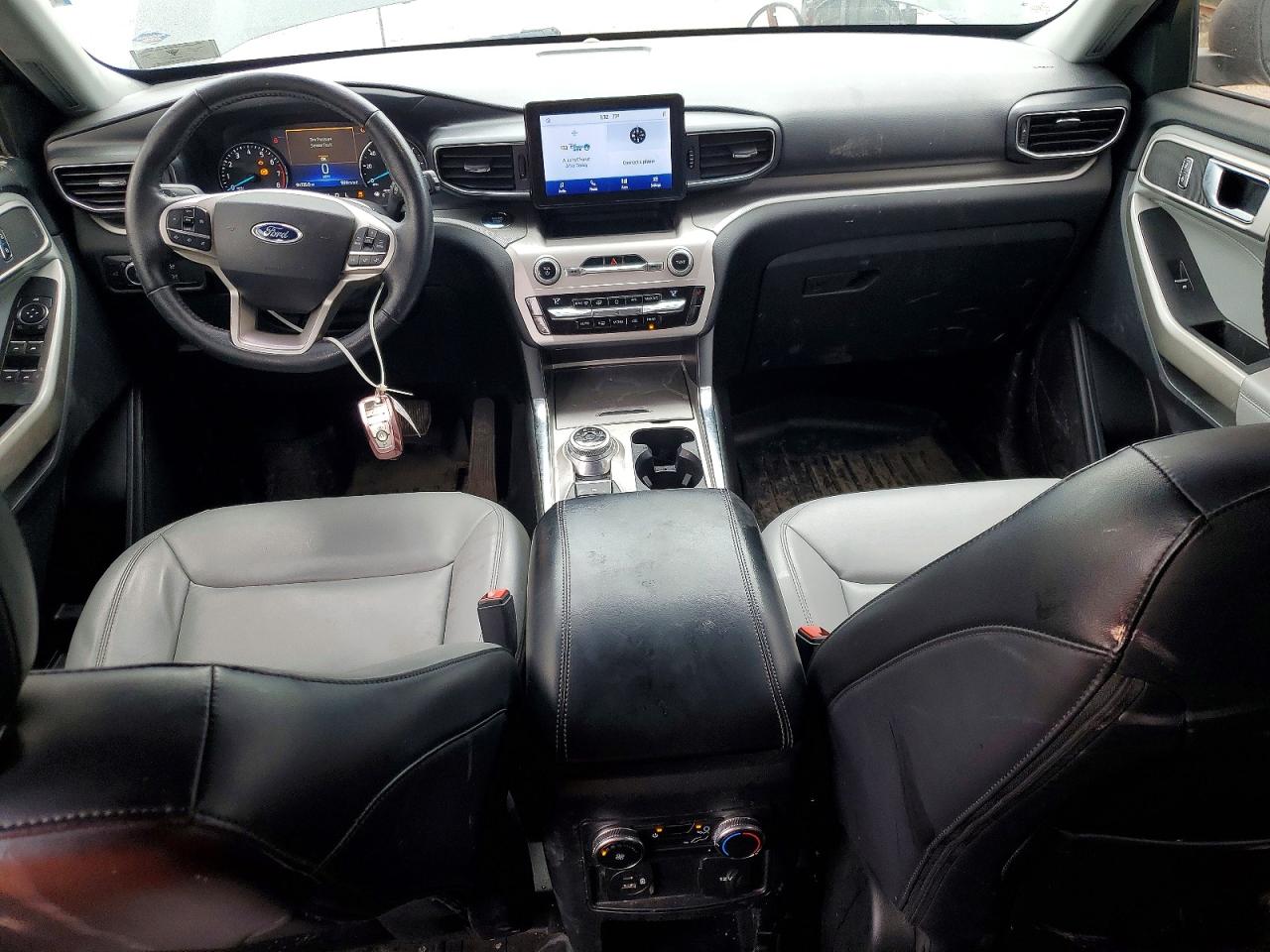 2021 FORD EXPLORER XLT photo 22