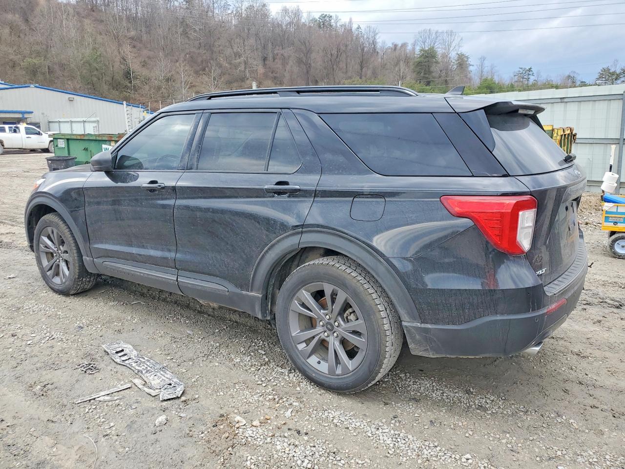 2021 FORD EXPLORER XLT photo 4