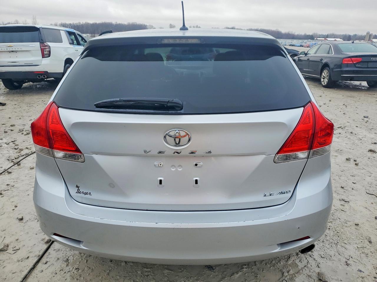 2012 TOYOTA VENZA LE photo 6
