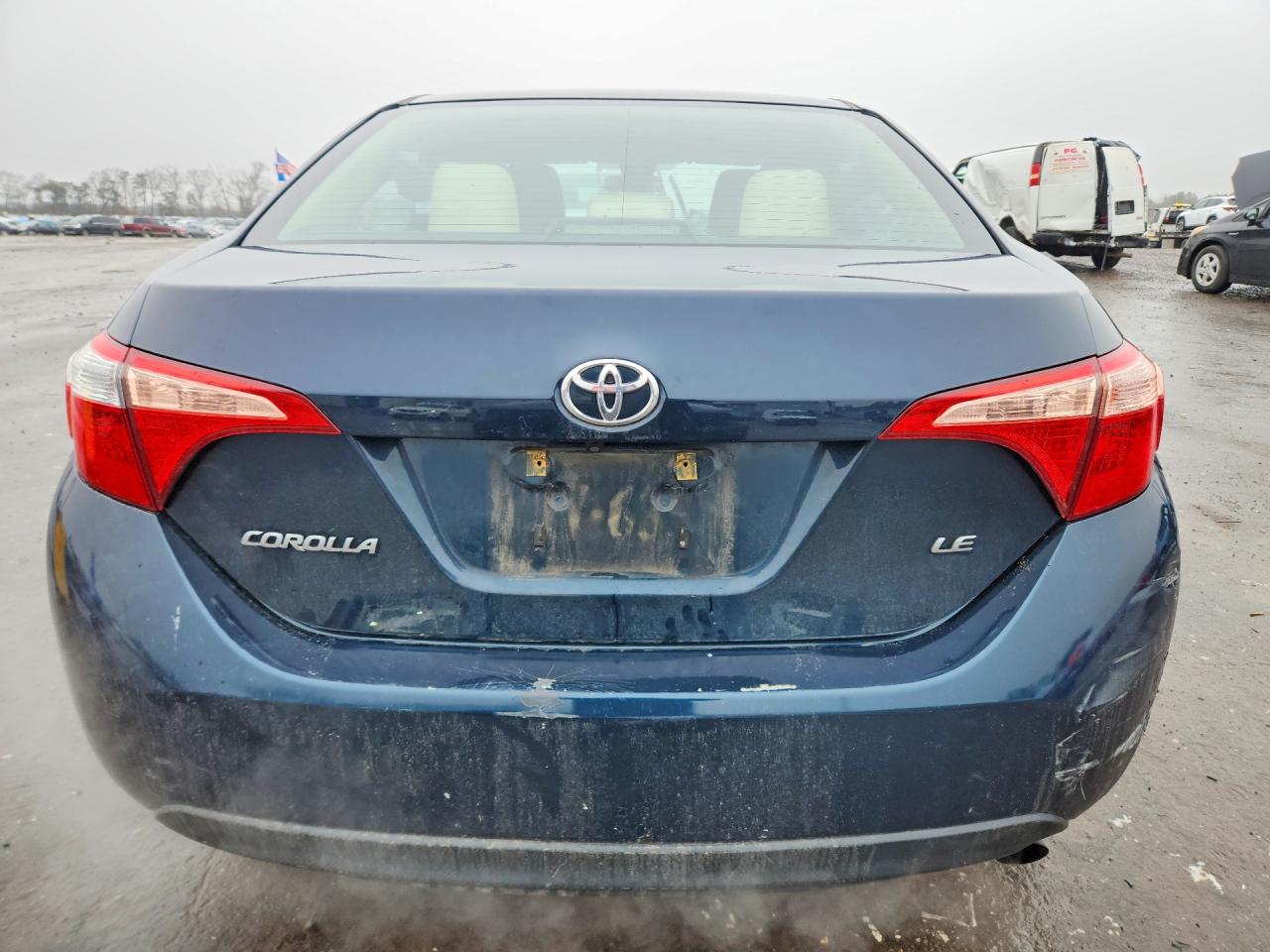 2017 TOYOTA COROLLA LE photo 11