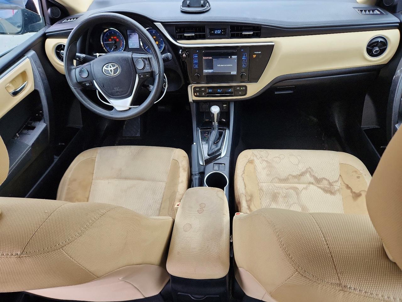 2017 TOYOTA COROLLA LE photo 15